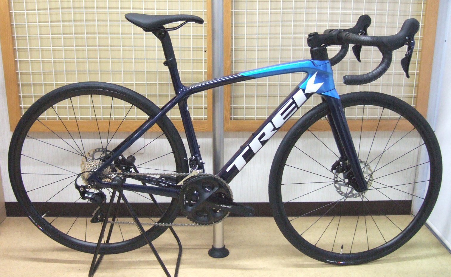 TREK Emonda SL5 DISC 105（トレック エモンダ SL5 ディスク 105）