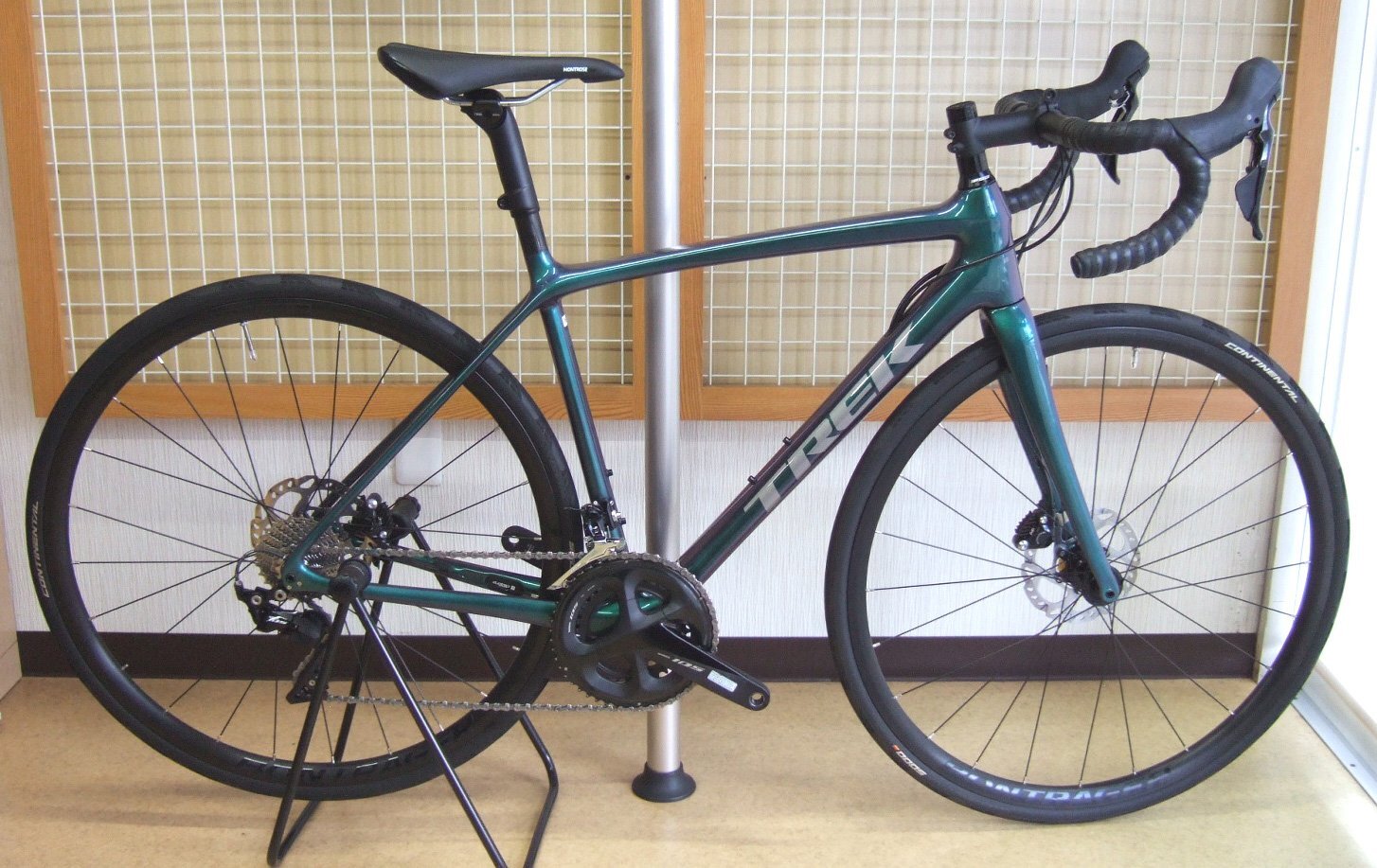 TREK Emonda SL5 DISC 105（トレック エモンダ SL5 ディスク 105）